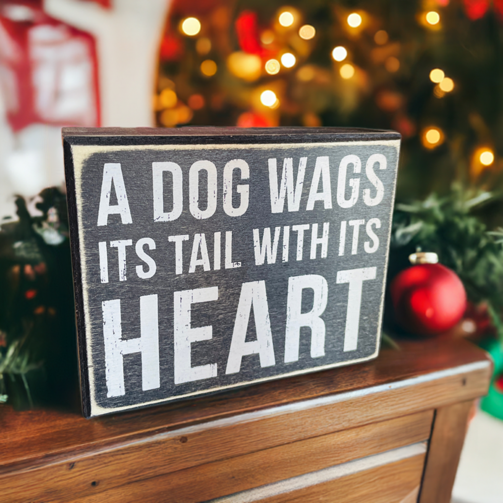 The Canton Christmas Shop A Dog Wags its tail with its heart box sitter sign