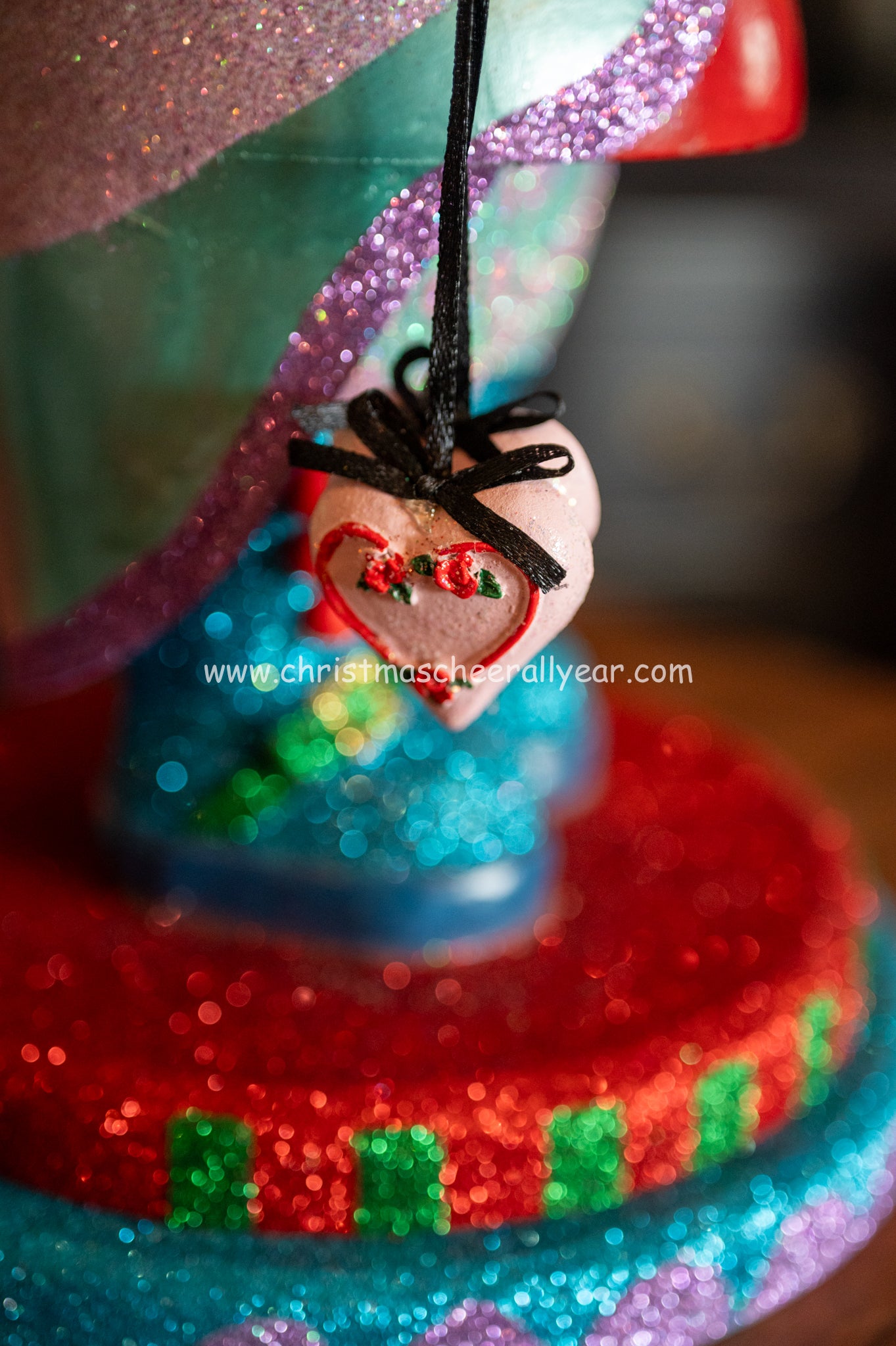 24" Hollywood Nutcrackers™ Alice Teacup Party Hat Nutcracker