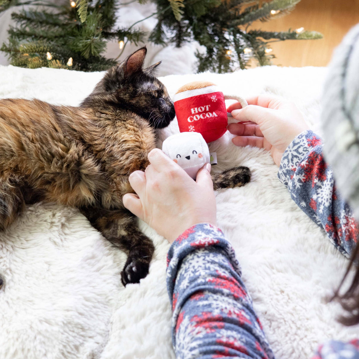 The Canton Christmas Shop Hot Cocoa and Marshmallow Plush Cat Toys for Christmas